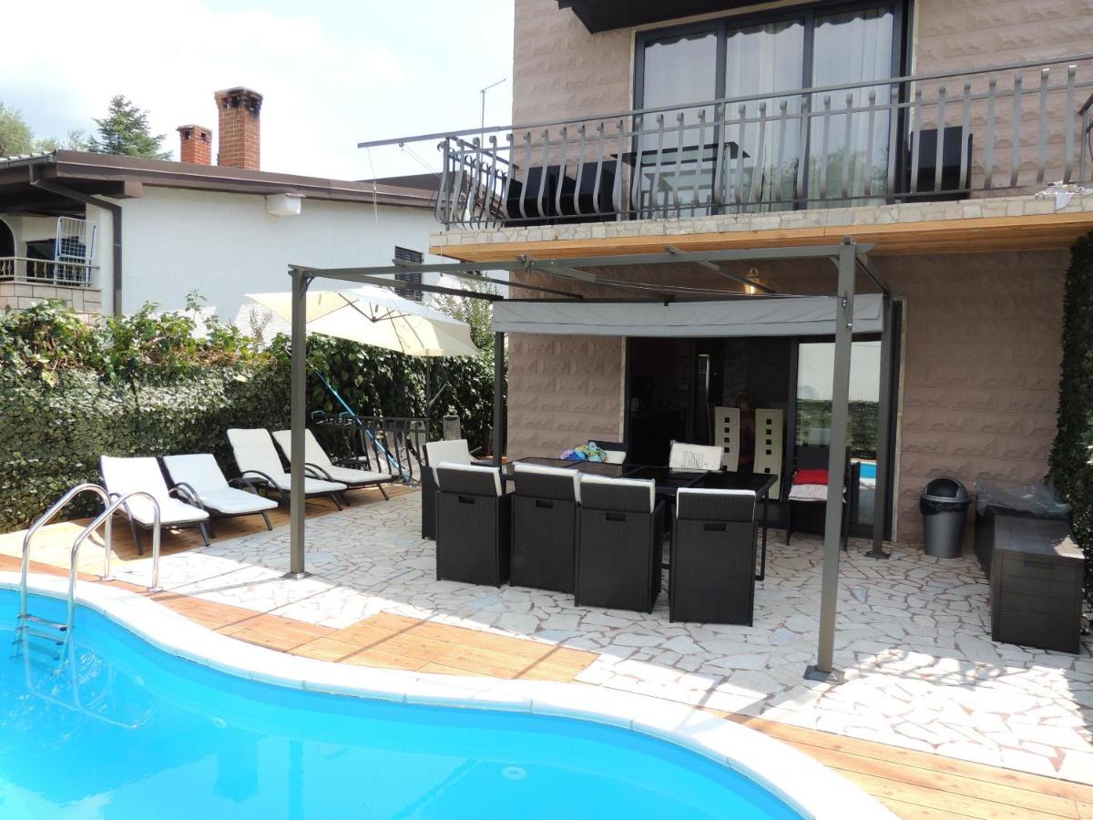Villa Ulica Žubra Vantacici Exterior foto
