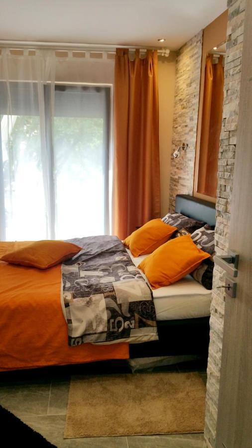 Villa Ulica Žubra Vantacici Exterior foto