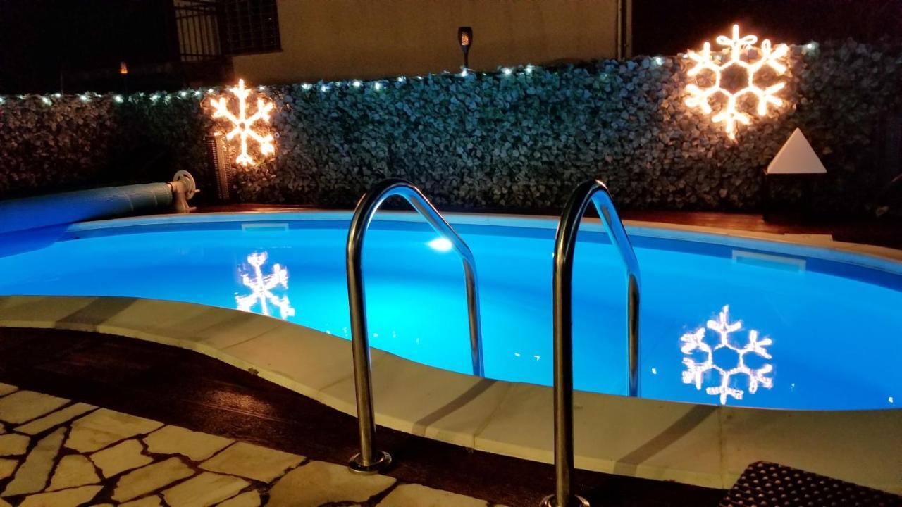 Villa Ulica Žubra Vantacici Exterior foto